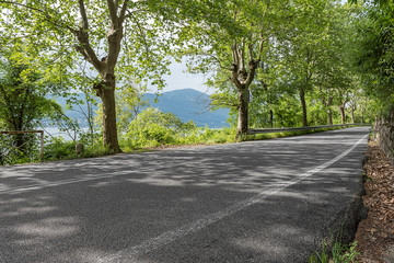 Landstraße am Lago Maggiore