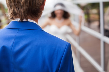 Fototapeta premium The first meeting of the bride and groom on the wedding day. Emo