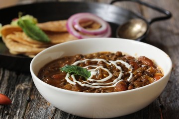 Dal Makhani -Slow cooked creamy Indian curry with Black lentils and Red kidney beans