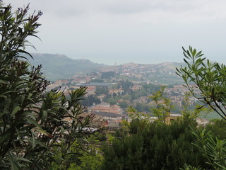 Fototapeta na wymiar Fermo - panorama da Piazza del Girfalco