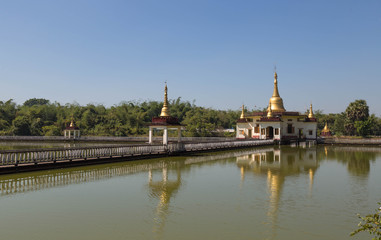 Fototapeta na wymiar Swe pagoda in Twante, Myanmar