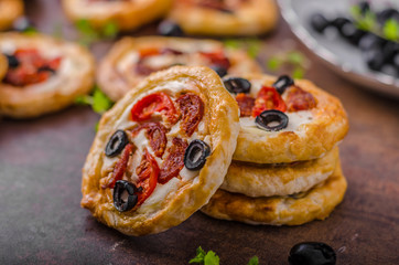 Mini quiche with sausage