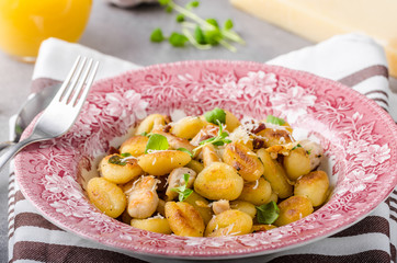 Roasted gnocchi with chicken