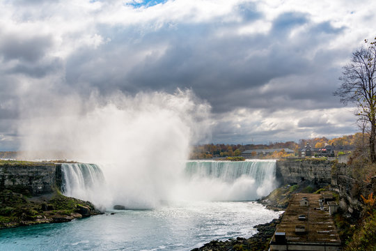 Niagarafalls im Winter
