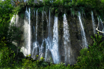 Fototapeta premium Green Sunny Waterfall Plitvice Lakes