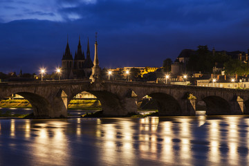 Fototapeta na wymiar Panorama of Blois at night