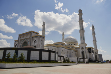 Fototapeta na wymiar New Mosque in Astana Hazrat Sultan