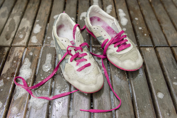 washing sneakers