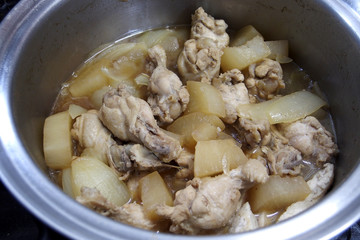 鶏肉と大根の煮物