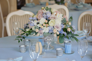 Art decor roses delphinium vase glasses cloth