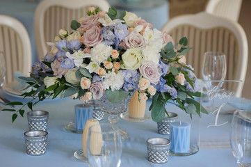 Art decor roses delphinium vase glasses cloth