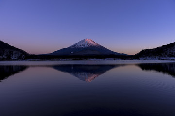 精進湖より紅富士