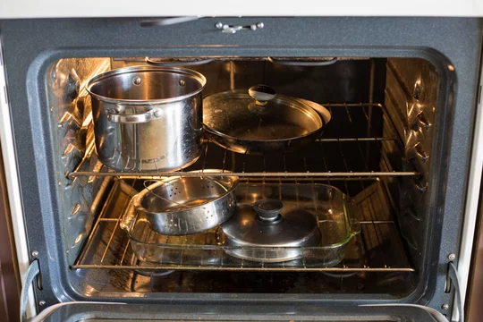 Pots in the oven deals