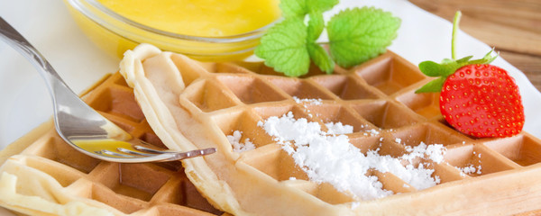 Waffeln und Erdbeeren