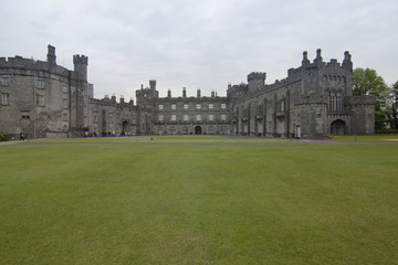 Fototapeta na wymiar castello di Kilkenny Irlanda nord Europa