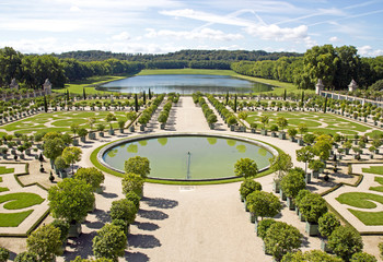 L'orangerie, château de Versailles en été (Versailles France)

