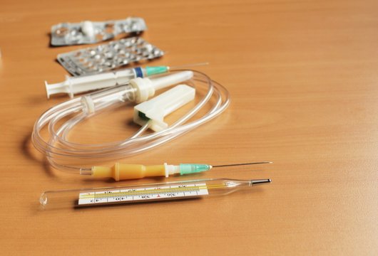 Medical syringe and dropper