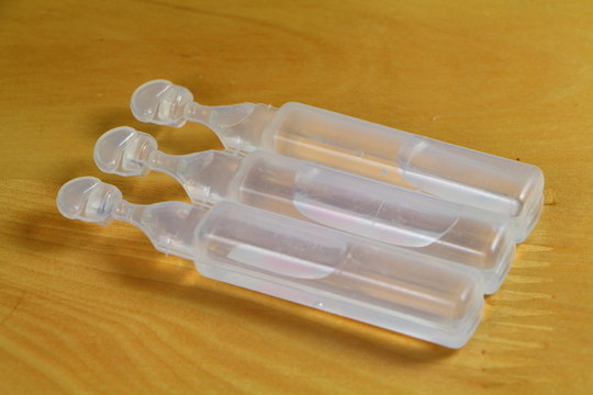 Fiole de s&eacute;rum physiologique