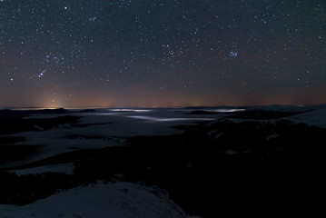 Fototapeta premium night photo of the mountains, the starry sky