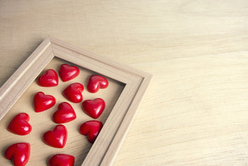 gloss hearts with wood frame