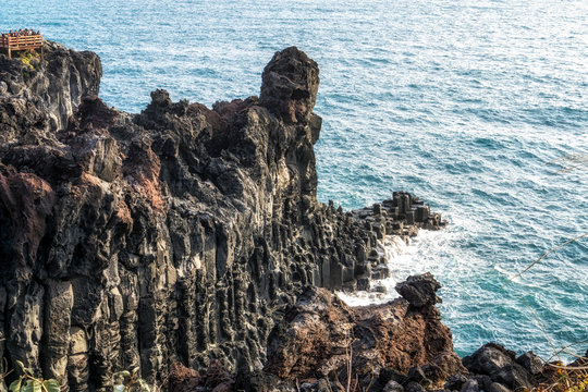 daepo jusangjeolli cliff waves
