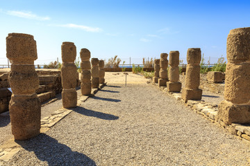 Schilderachtig landschap met ruïnes van Baelo Claudia is een oude Romeinse stad aan de kust van Spanje.