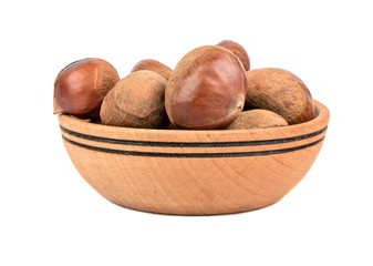Edible chestnuts in bowl