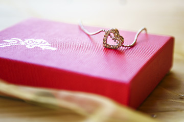 heart diamond necklace for wedding ceremony