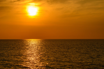 Obraz premium Landscape of sunset with at Nai Yang Beach, Phuket Province, Tha