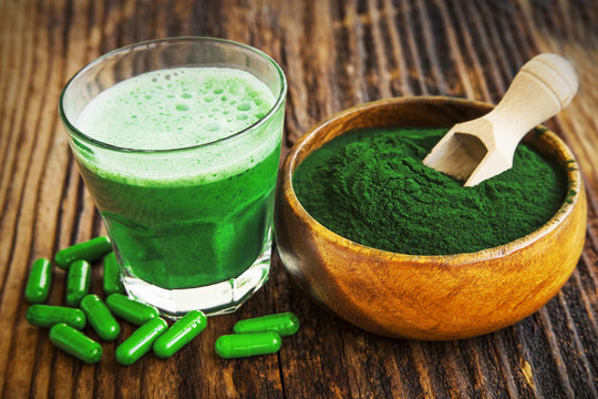 Spirulina Powder And Smoothie