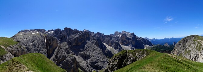 Südtiroler Alpen Panorama im Naturpark Schlern Rosengarten