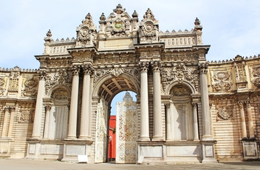 Fototapeta na wymiar The Gate of the Sultan, Dolmabahce Palace, Istanbul, Turkey