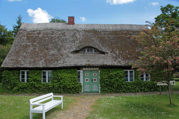 Reetdachhaus in Gingst auf der Insel R&uuml;gen