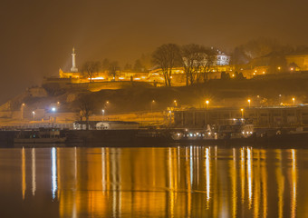 Fototapeta na wymiar Kalemegdan and victor monument by night