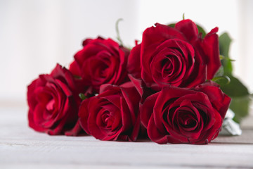 Fototapeta premium Beautiful roses, valentine’s concept, bright background