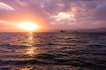 Obraz premium Bright sunset at Gulf of Aqaba. Red sea, Jordan.