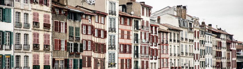 Obraz premium typical Bayonne facades in the South West of France