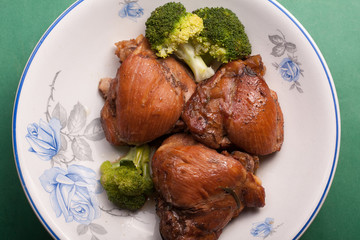 frango galinha com brocolis