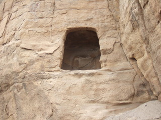 人工的な洞穴