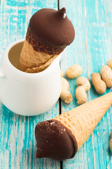 chocolate ice cream m peanuts
