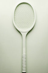 Green tennis racket - 135518392