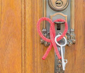 rope heart and the key Hang the door