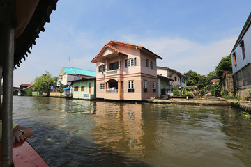 Fototapeta na wymiar BANGKOK, THAILAND - December 15, 2014: boating on the Chao Phray