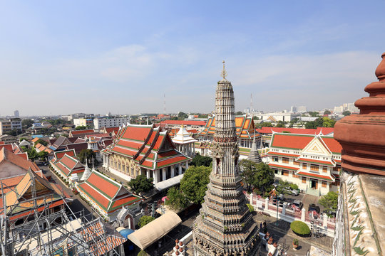 BANGKOK, THAILAND - December 15, 2014: Wat Arun (Temple of Dawn)
