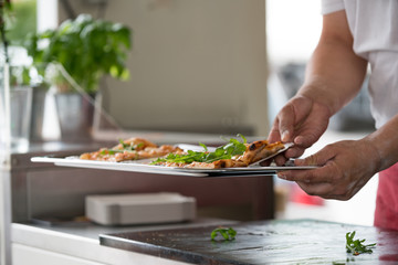 Leckere Pizza, frisch gemacht