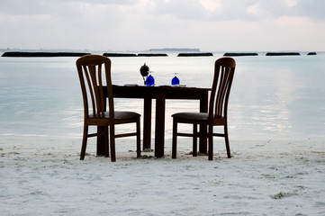 Fototapeta na wymiar Beach Dinner - Maldives