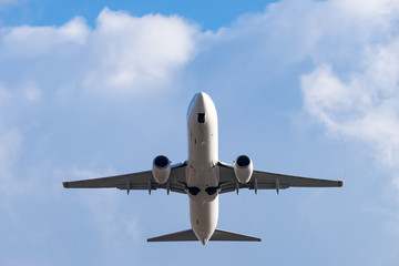 Boeing 737-800 taking off