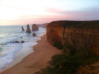 Great ocean road at dawn with the apostles © doolmsch