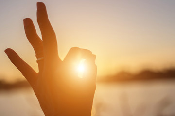 hands-shape for the Sun.