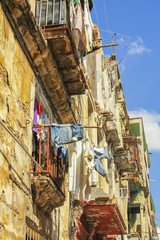 Naklejka premium Laundry drying in Havana
